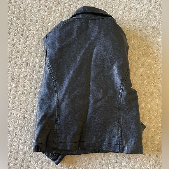 ART CLASS -  Vegan leather jacket- (S) 6-6x - Picture 3 of 13